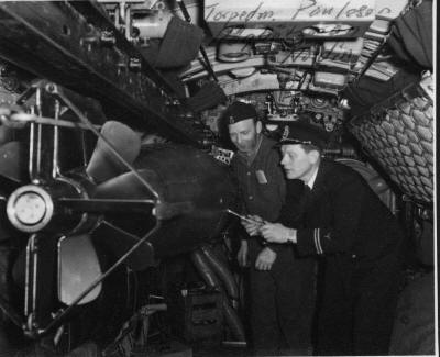 U3 1953, Torpedmästare Paulsson och Högbåtsman Nordin. Foto U3 arkiv.