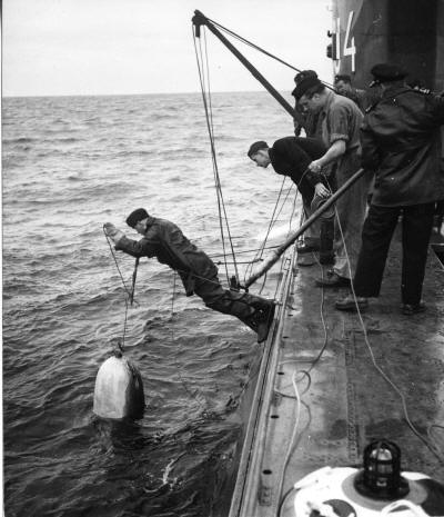 Submarine U4 Torpedo recovery.