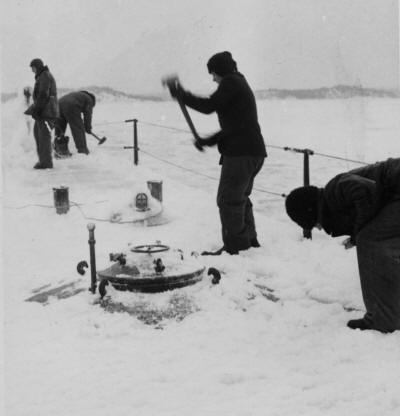 Subamarine U3 clearing ice 1953-1954. 
