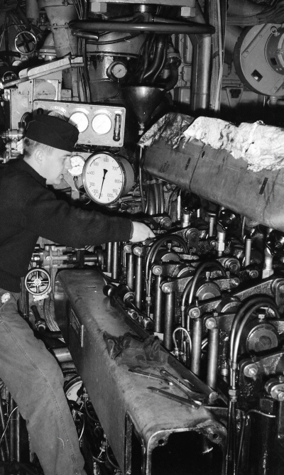 Submarine U3 The diesel engine under repair.